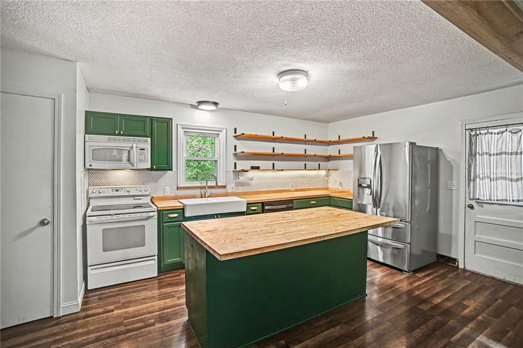 206 Vine Street Property Photo 12