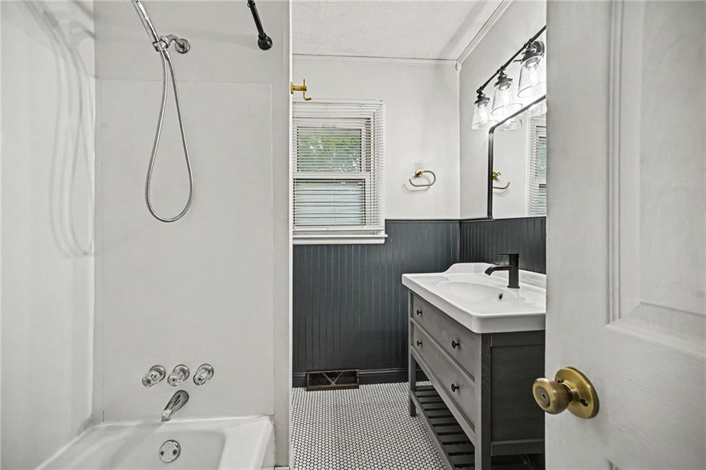 206 Vine Street Property Photo 14