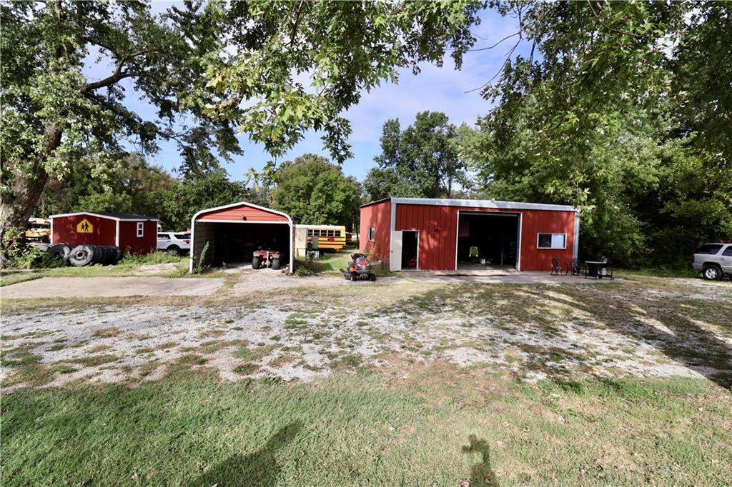 214 & 216 Sw 13 Highway Property Photo 2