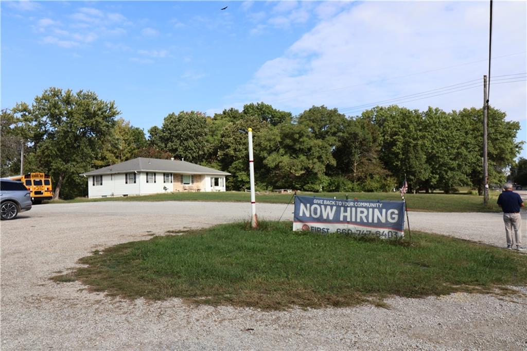 214 & 216 Sw 13 Highway Property Photo 4