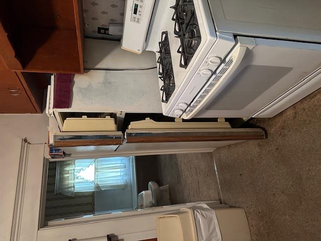 209 S Carbon Street Property Photo 15