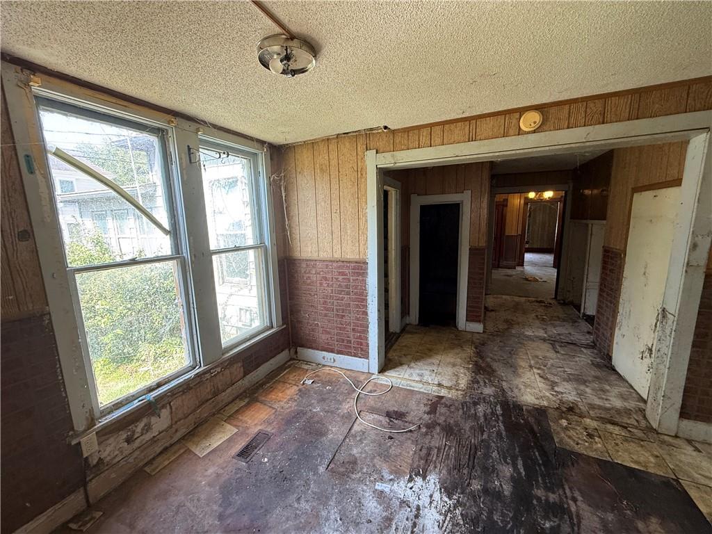 503 Benton Avenue Property Photo 2