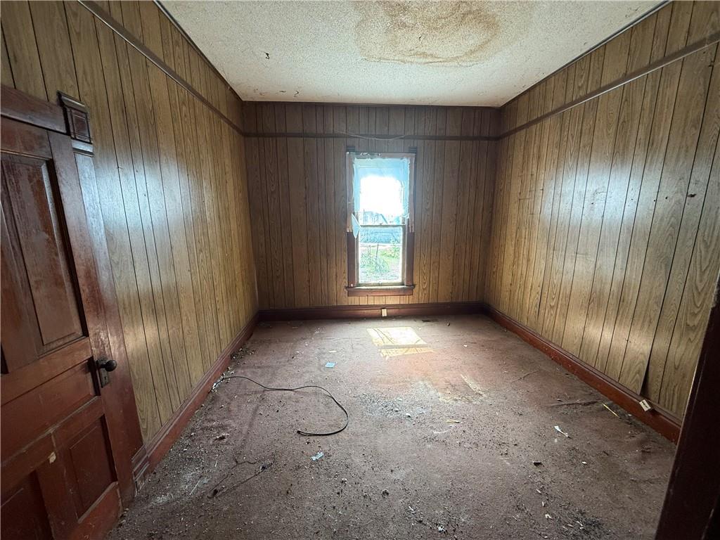 503 Benton Avenue Property Photo 8