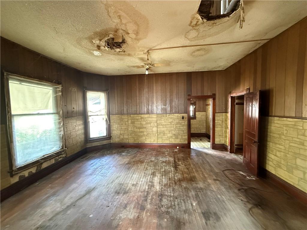 503 Benton Avenue Property Photo 10