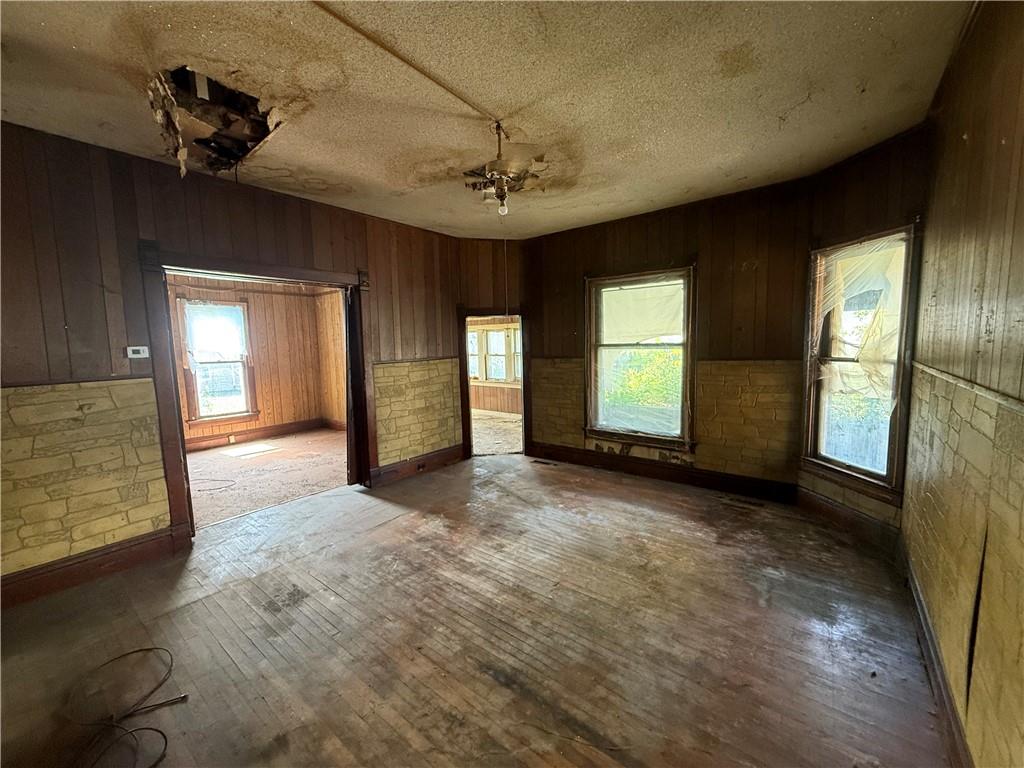 503 Benton Avenue Property Photo 12