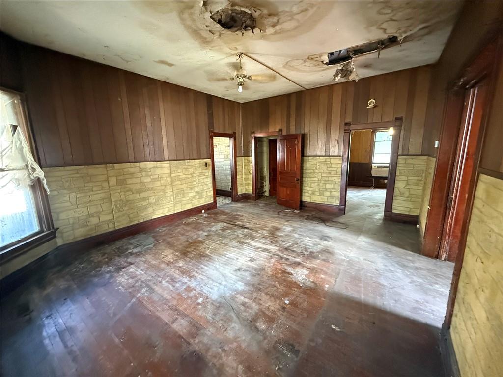 503 Benton Avenue Property Photo 15