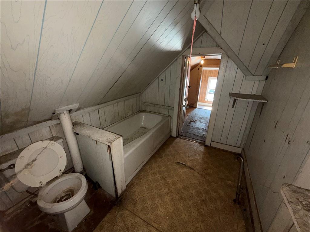 503 Benton Avenue Property Photo 20