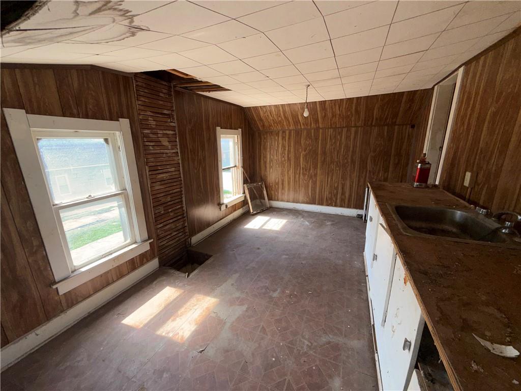 503 Benton Avenue Property Photo 22