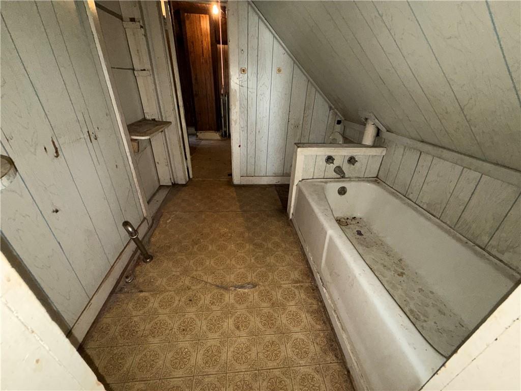 503 Benton Avenue Property Photo 24