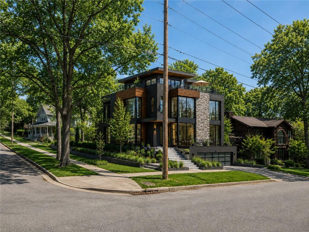 1118 W 48th Street Property Photo 10