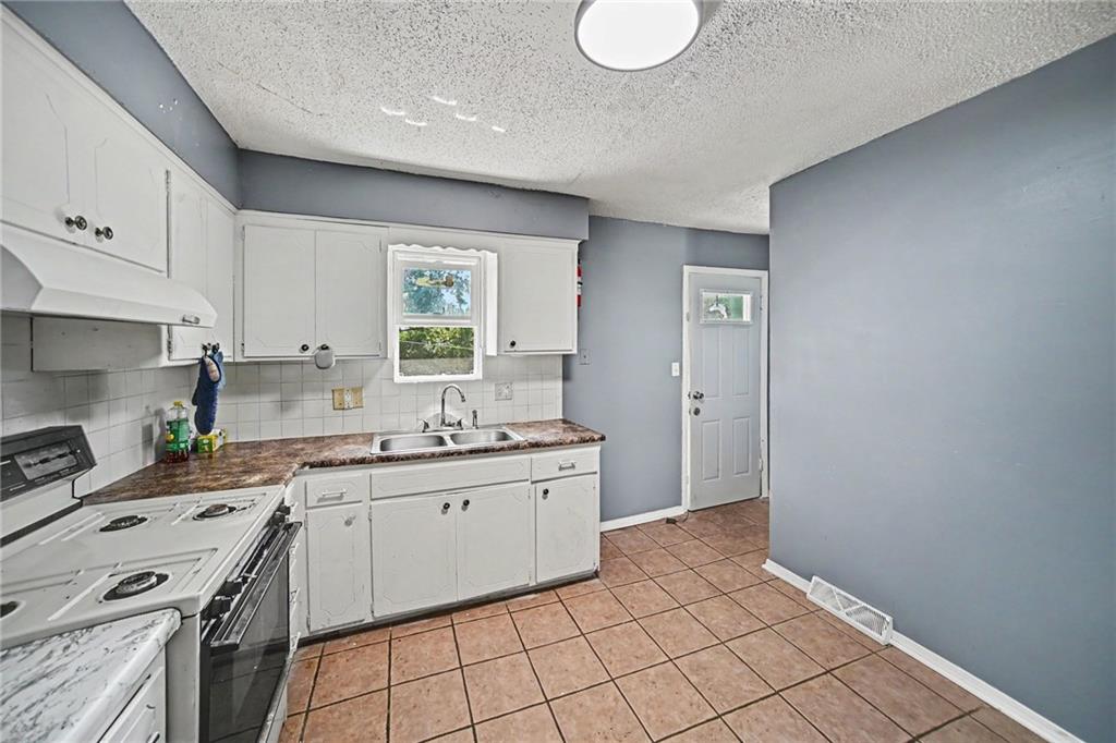 6109 Farrow Avenue Property Photo 6