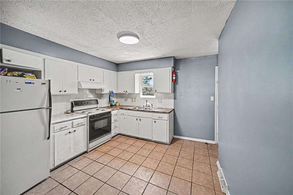 6109 Farrow Avenue Property Photo 8