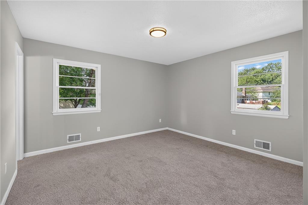 12001 E 57th Street Property Photo 15
