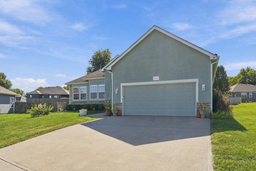 16911 Tucker Court Property Photo 7