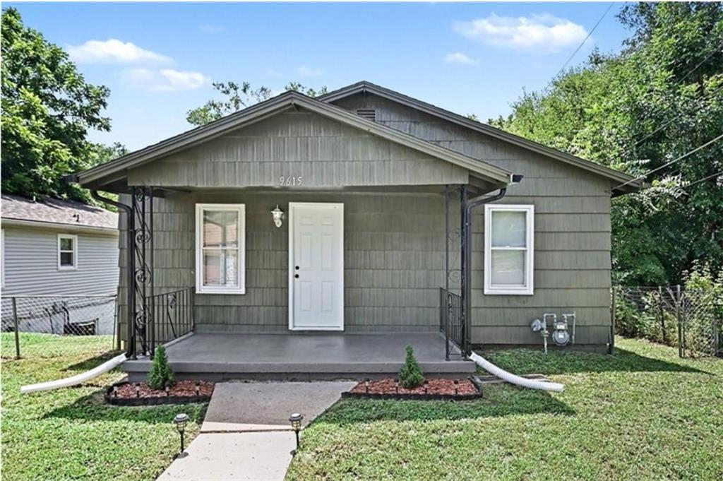9615 E 18th Street Property Photo 1