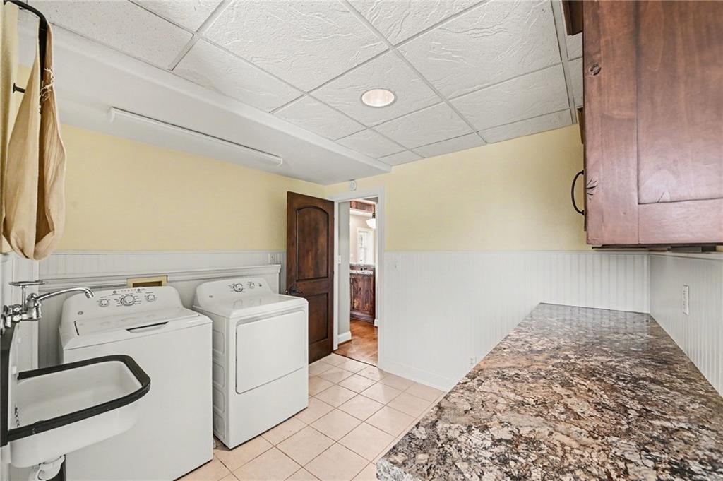 21936 Linwood Road Property Photo 17