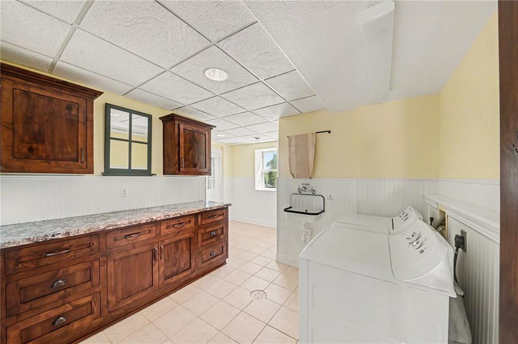 21936 Linwood Road Property Photo 18