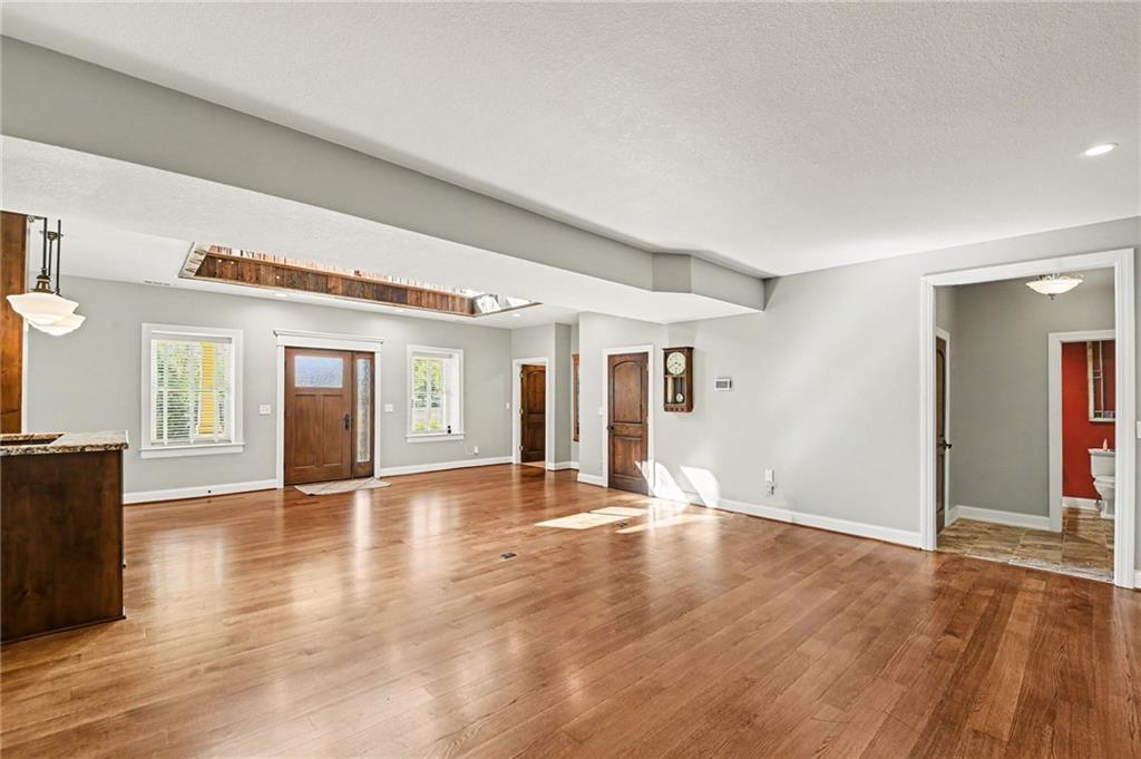 21936 Linwood Road Property Photo 19