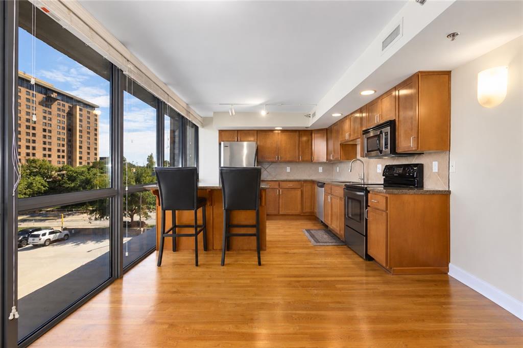 600 Admiral Boulevard Property Photo 7