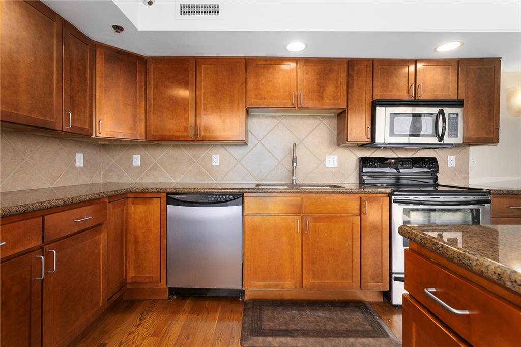 600 Admiral Boulevard Property Photo 10