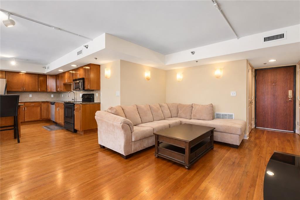 600 Admiral Boulevard Property Photo 14