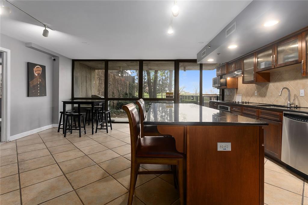 600 Admiral Boulevard Property Photo 30