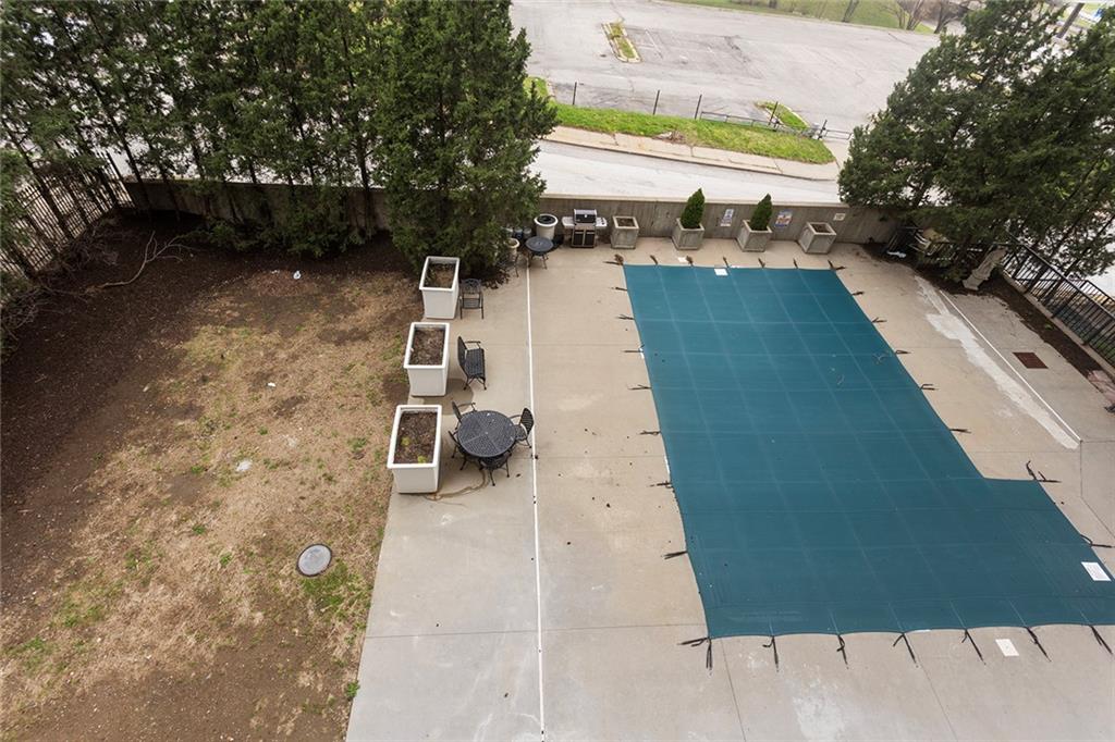 600 Admiral Boulevard Property Photo 32