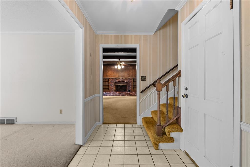 12818 Oakmont Drive Property Photo 4