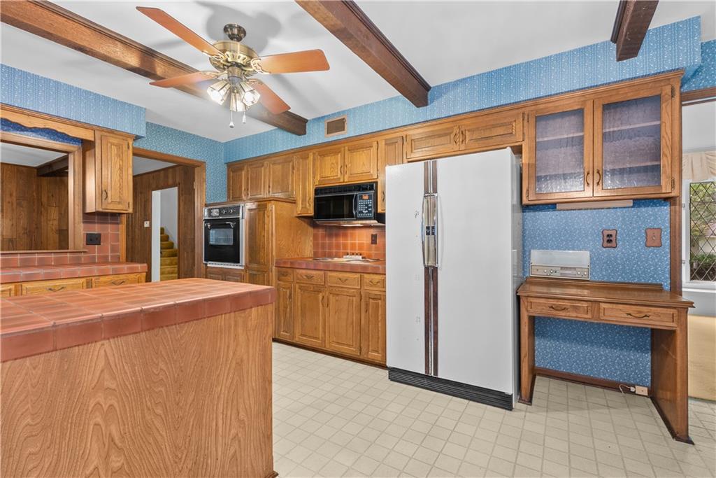 12818 Oakmont Drive Property Photo 12