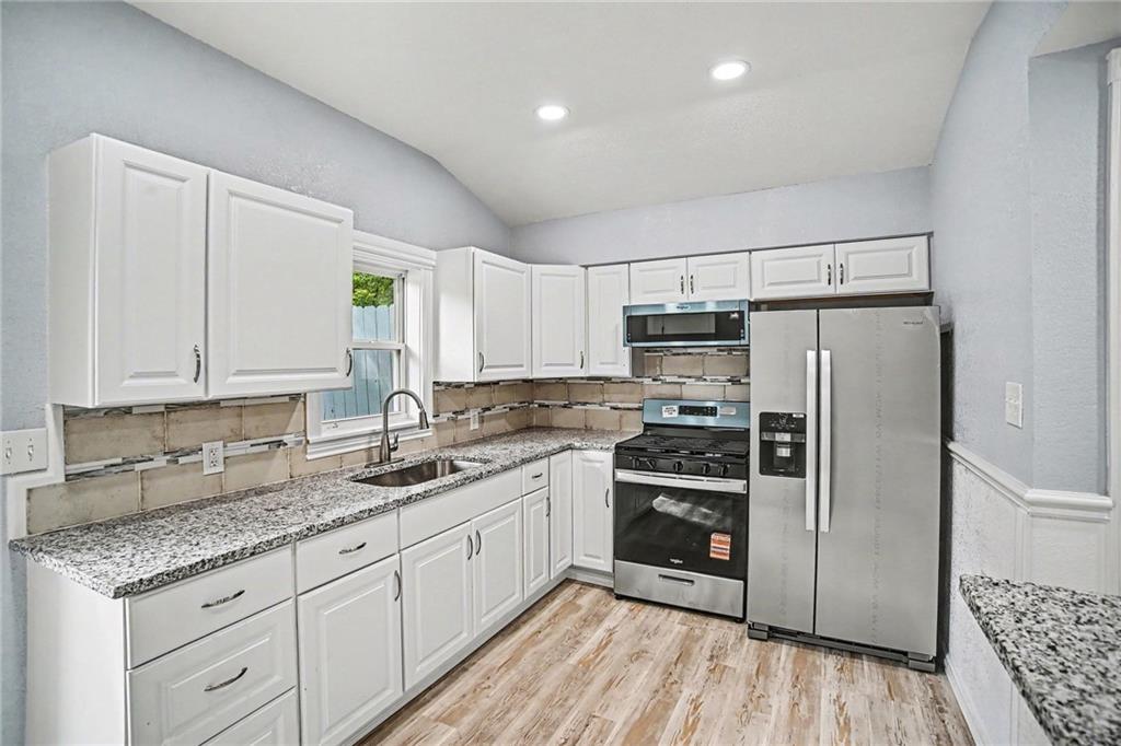807 E Gudgell Avenue Property Photo 10