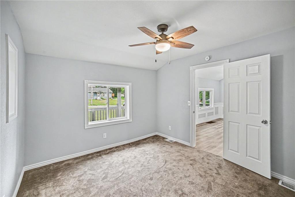 807 E Gudgell Avenue Property Photo 16