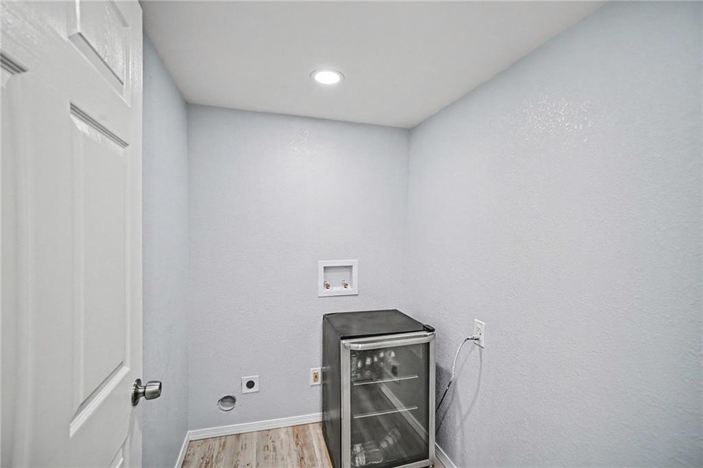 807 E Gudgell Avenue Property Photo 18