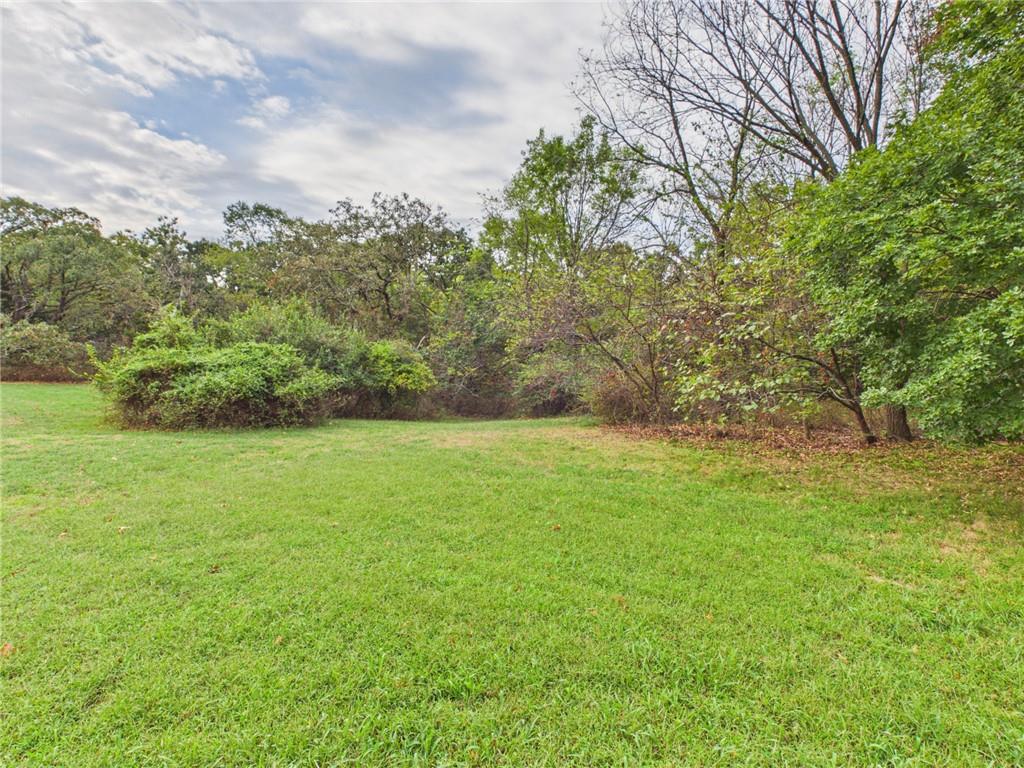 0000 Hillcrest Drive Property Photo 3