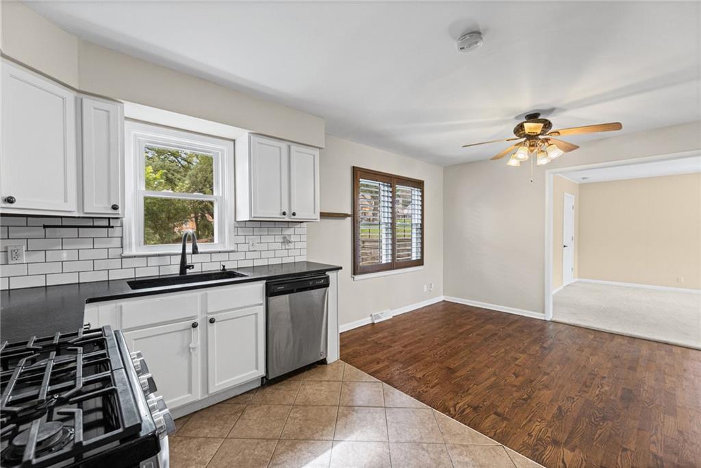 4611 Dover Street Property Photo 10