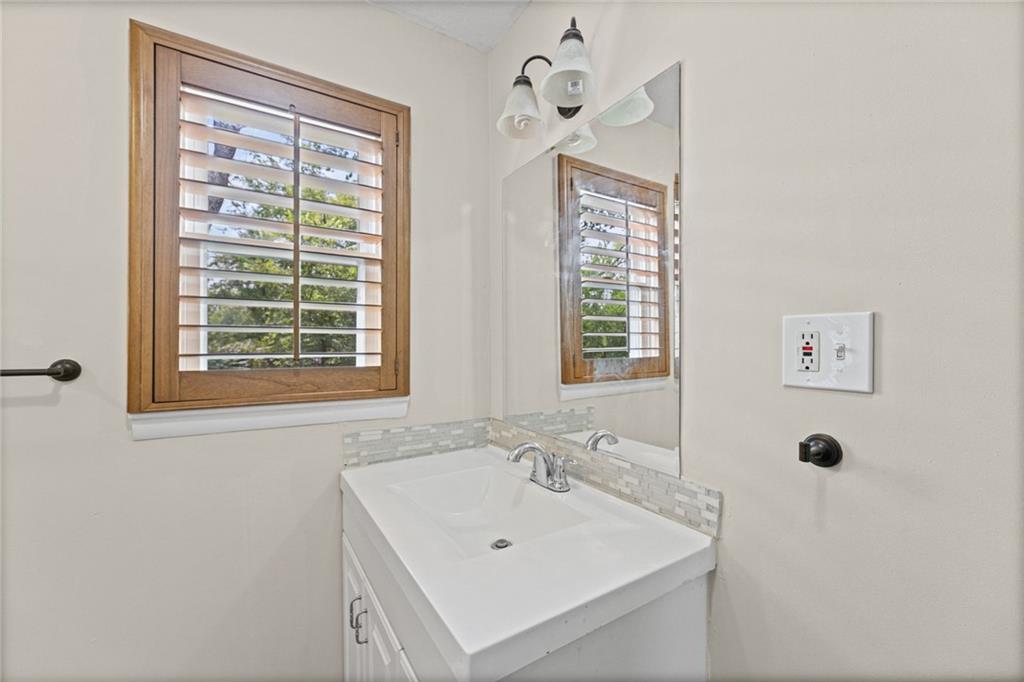 4611 Dover Street Property Photo 19