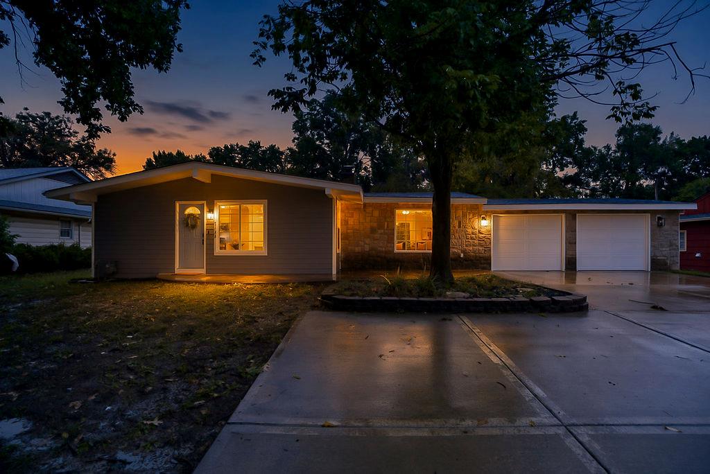 7132 Parallel Parkway Property Photo 3