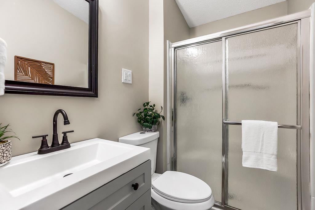 7132 Parallel Parkway Property Photo 14