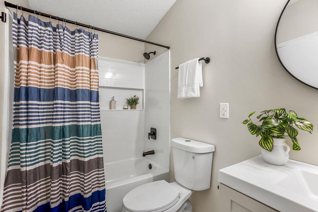 7132 Parallel Parkway Property Photo 17