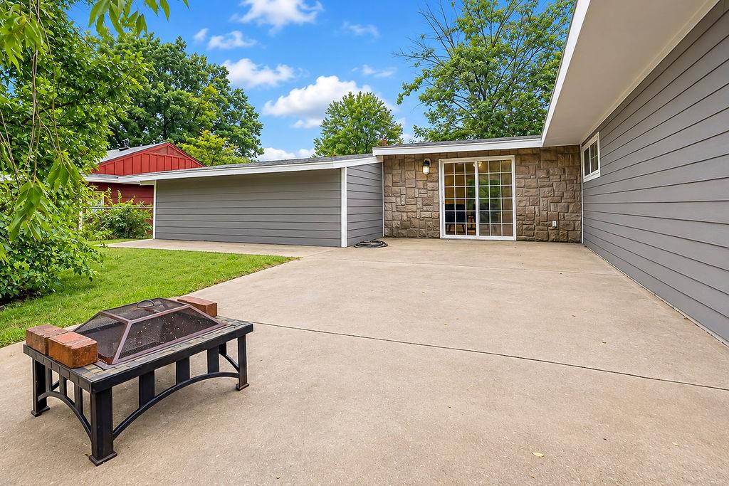7132 Parallel Parkway Property Photo 19
