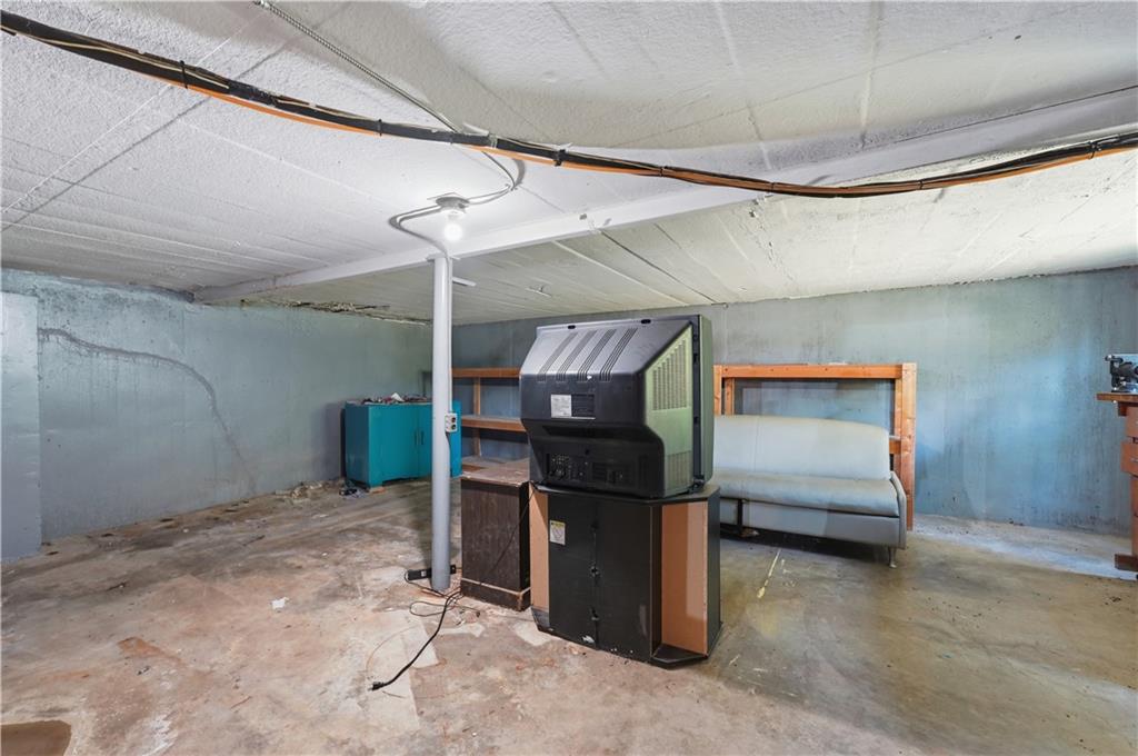 6203 Hedges Avenue Property Photo 25