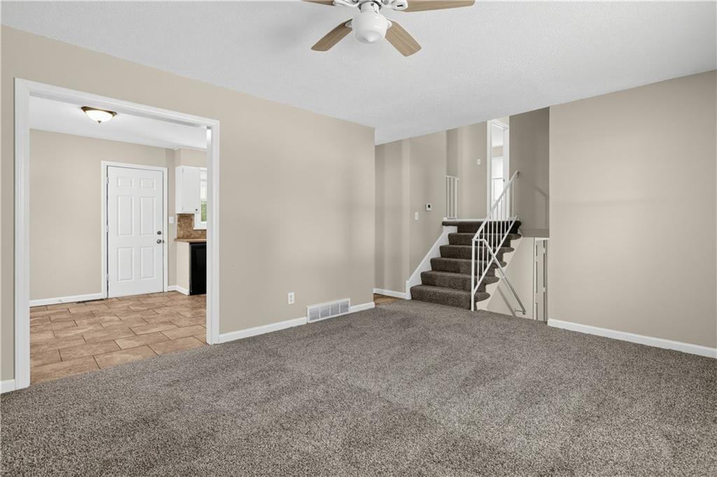 11727 Fremont Avenue Property Photo 5