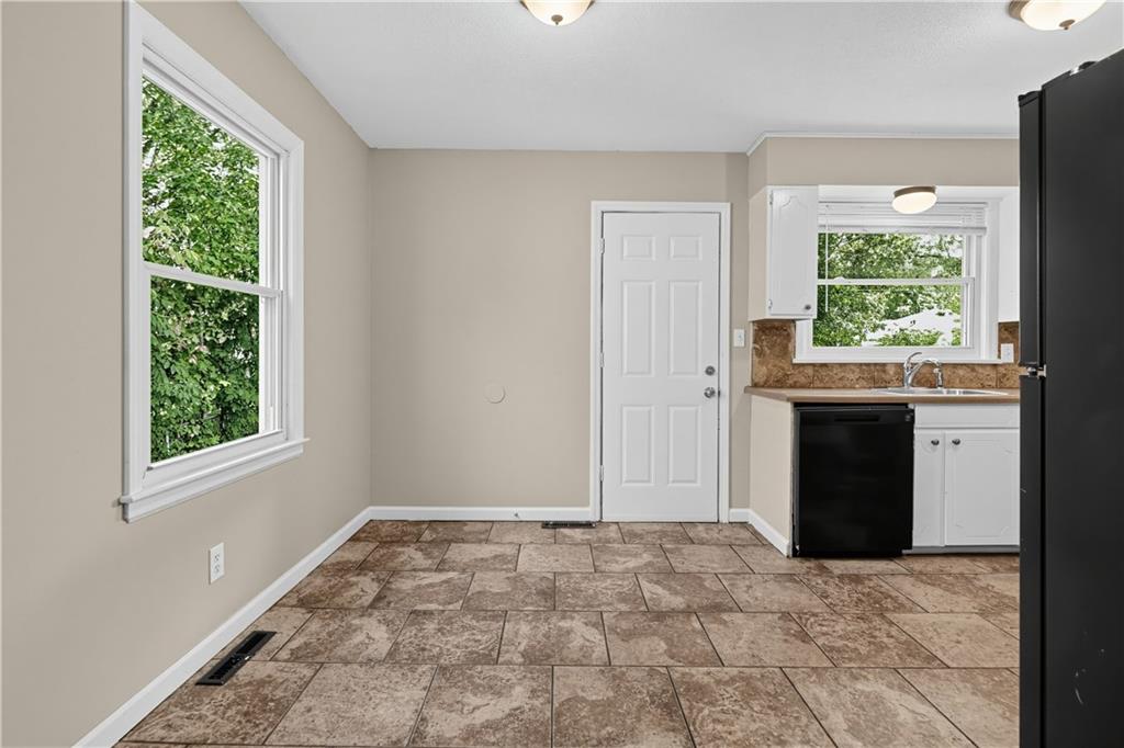 11727 Fremont Avenue Property Photo 6