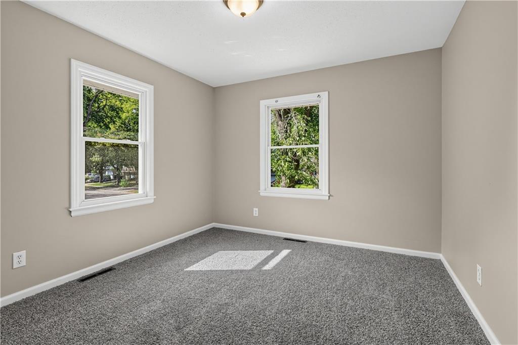 11727 Fremont Avenue Property Photo 13