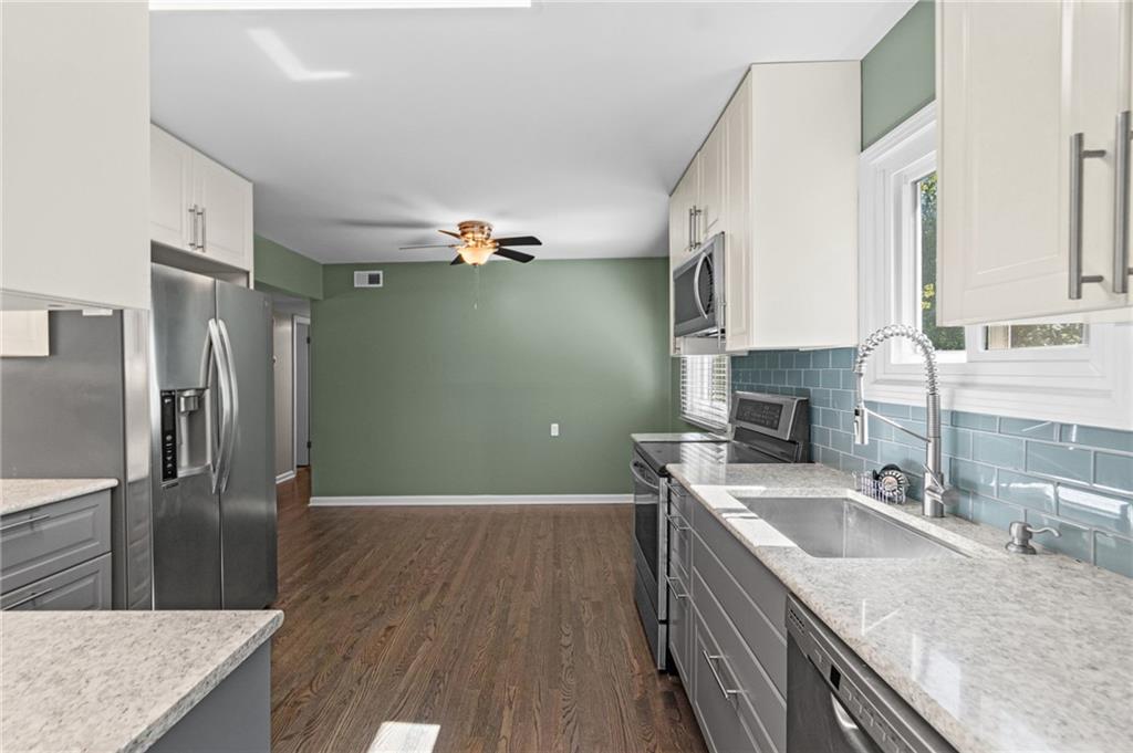 5719 W 81st Street Property Photo 13