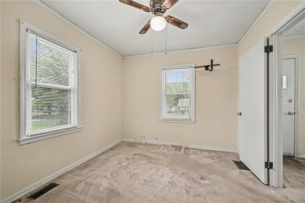 214 E 79th Terrace Property Photo 13