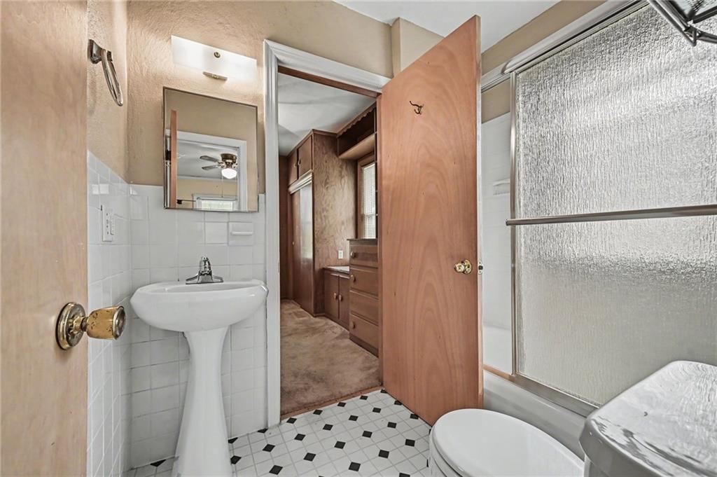 214 E 79th Terrace Property Photo 15