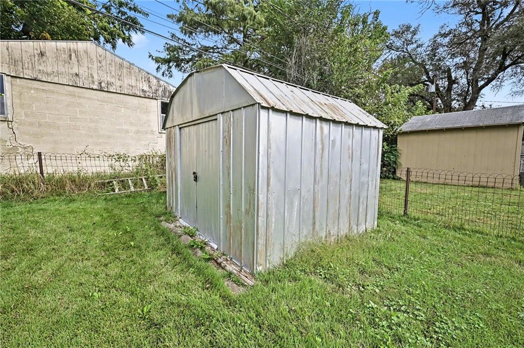 214 E 79th Terrace Property Photo 24