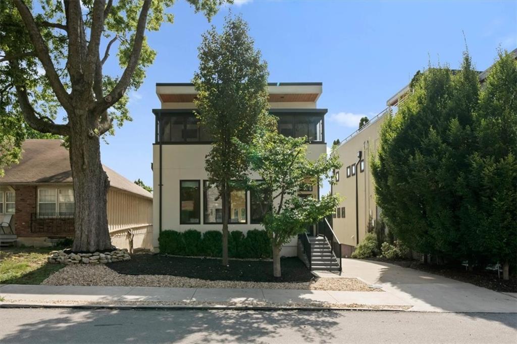 4727 Mercier Street Property Photo 4