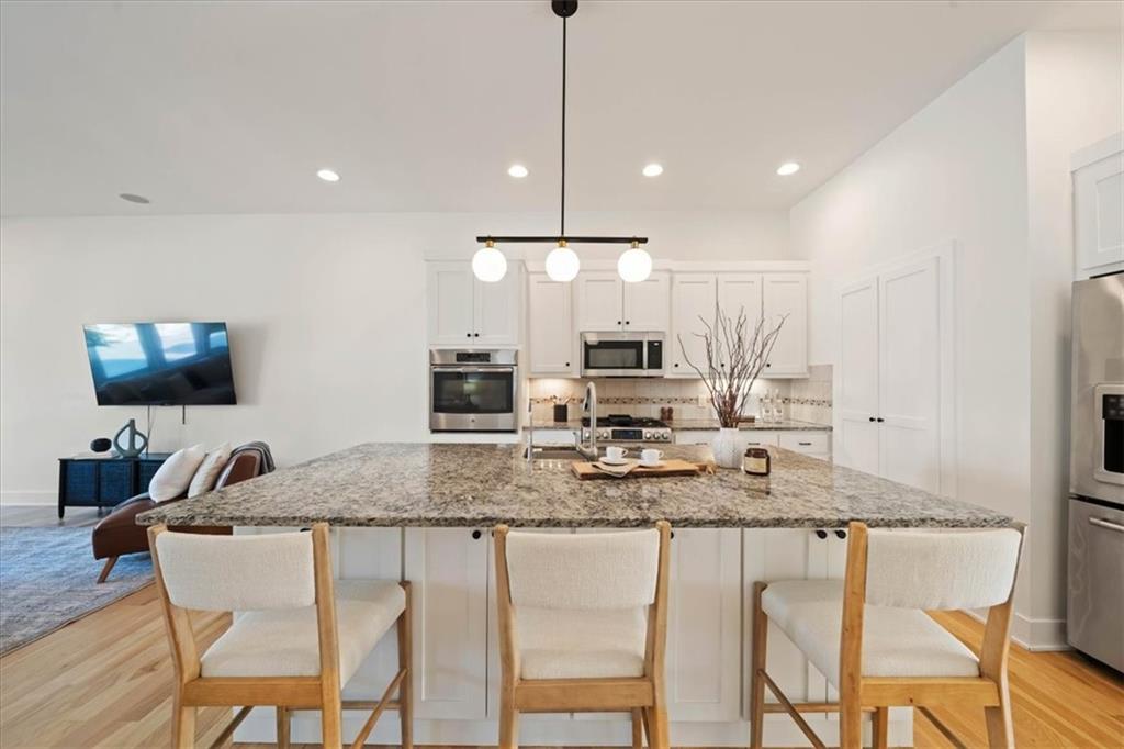 4727 Mercier Street Property Photo 11
