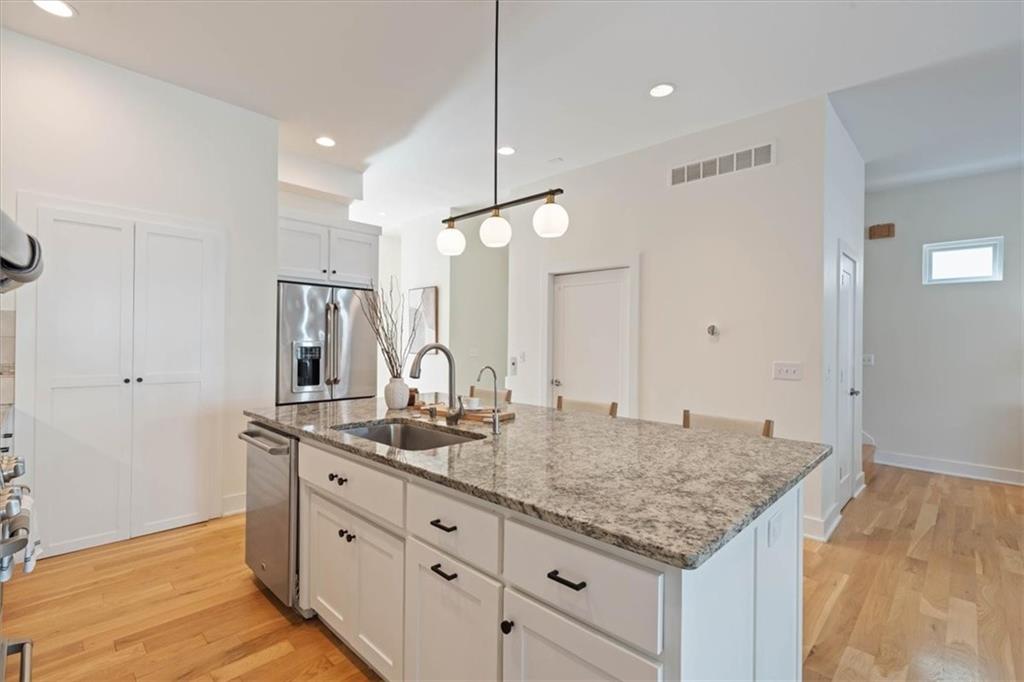 4727 Mercier Street Property Photo 13